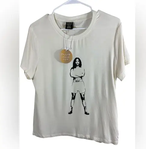 Laila Ali Women’s M Cream Graphic Tee Empowerment Boxer Power Stance Black Size M