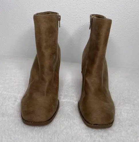 NWOB Dolce Vita Rupart Brown Wedge Bootie size 8