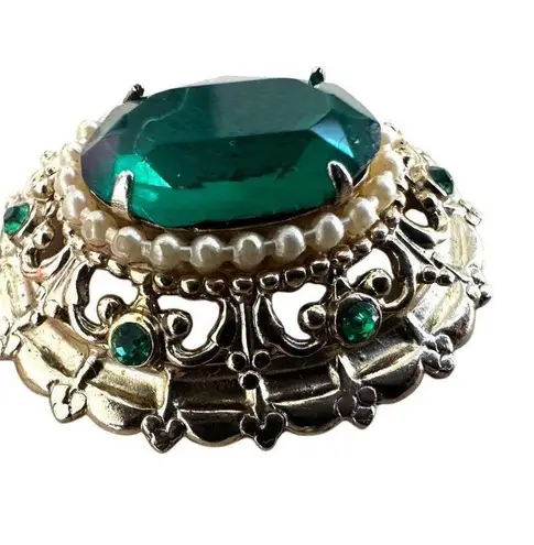 Vintage Coro Emerald faux pearl Green Pendant Necklace Gold