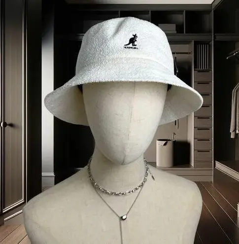 Bermuda Kangol  Bucket Hat (White M)