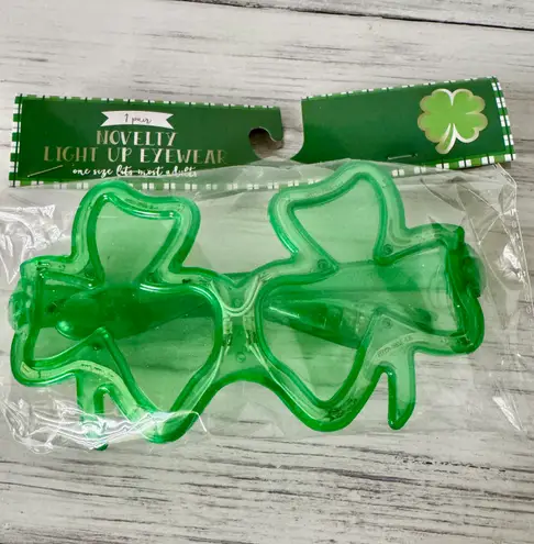 St. Patty’s Day Light Up Glasses ☘️ Green