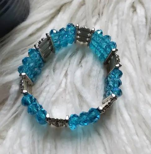 Blue Bead & Metal Accent Stretch Beaded Bracelet