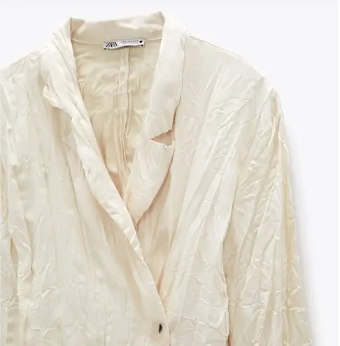 ZARA  NWT Wrinkled Satin Effect collared cream button front blazer