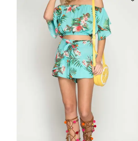 She & Sky  blue Hawaiian TROPICAL DAYS TOP sz Large.