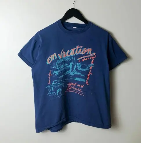 On Vacation T Shirt 80s Distressed Vintage Blue Large L USA Travel Leisure Solid