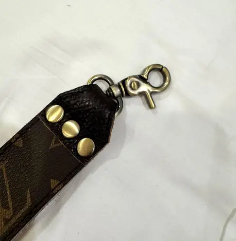 Refurbished Keychain Brown