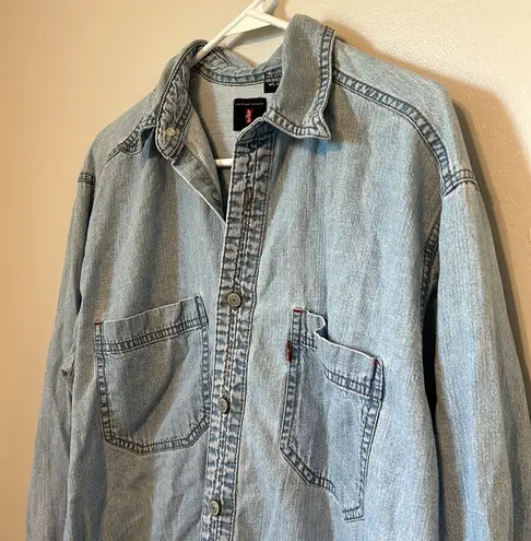 Levi's Button Down Top