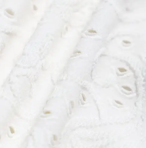 BERLOOK White Textured O