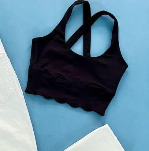 Club Monaco NWT Ladalia Black Criss Cross Strap Scallop Hem Bra Crop Top