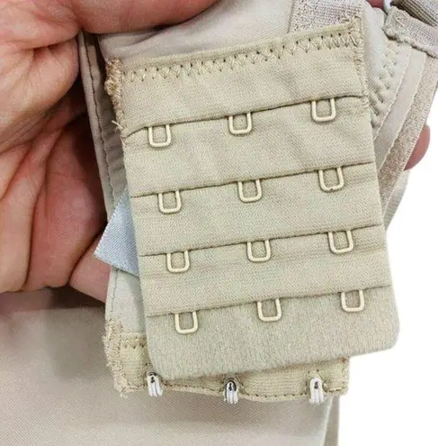 Motherhood Intimates Smoothing Clip Down Maternity Nursing 40D Cream