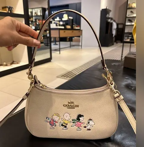 Coach NWT  X Peanuts Teri Shoulder Bag With Snoopy And Friends Motif