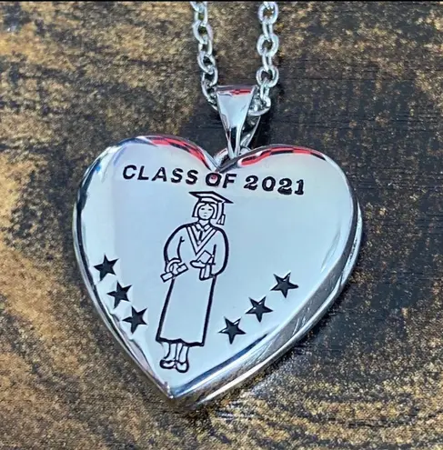 2021 Graduation Locket Silver