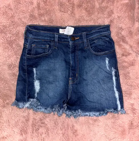 Vibrant denim shorts