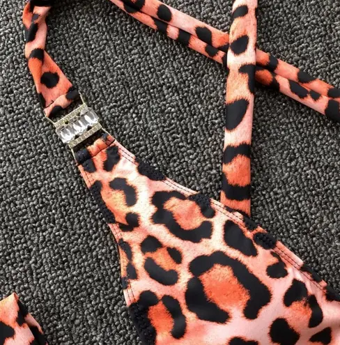 Boutique 1632 Clearance vintage style cheetah shoulder bling monokini