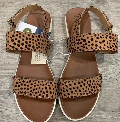 Universal Threads Women's Natalie Easy Closure Strap Sport Sandals - Universal Thread - Size 11 - Image 1