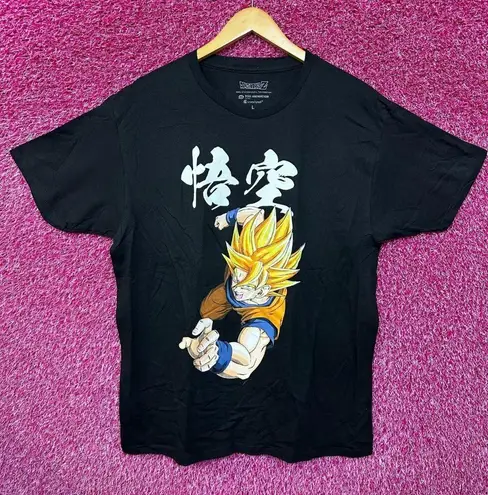 Dragon Ball Z Super Saiyan Goku and the 7 Dragon Balls Tee L