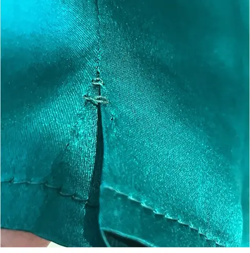 St. John Vtg 100% Silk Blouse Green Embroidered Golden Tie 4 Christmas Classic