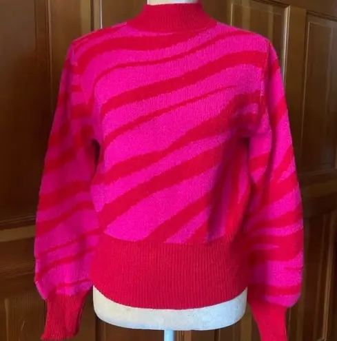 Lavishly Paris NWT, Woman’s Vibrant Fuchsia Zebra Print Mock Neck Sweater.