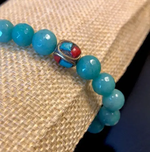 Faceted Jade Bead Bracelet w Bronze Accent Beads w Coral & Turquoise Inlay