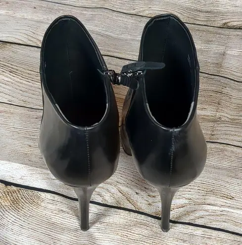 via spiga  leather booties high heels size 9m designed in Italy