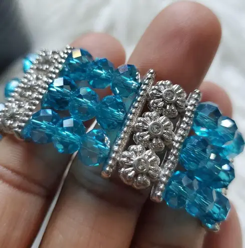 Blue Bead & Metal Accent Stretch Beaded Bracelet