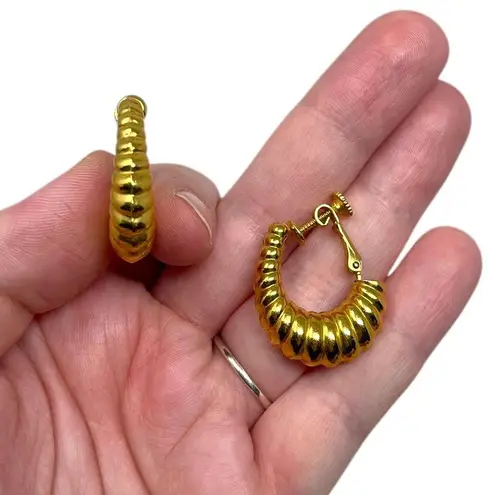 Vintage Signed NAPIER Gold Tone Hoops Metal Screw Back Earrings Classic Retro