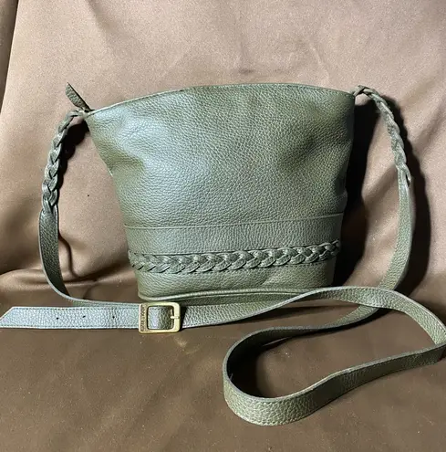 Saddle River Chic Green Leather Bucket Bag