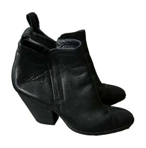 Dolce Vita DV Black Leather Side Zip Block Heeled Booties Size 9