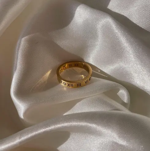 NEW 18K Gold Plated Roman Numeral Ring w/Zircons Size One Size