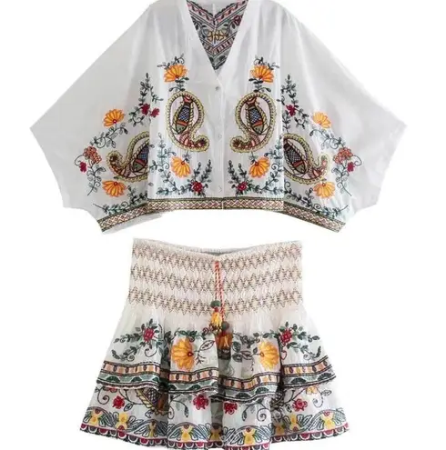 Boho embroidered 2 piece set!! ❤️ White Size L