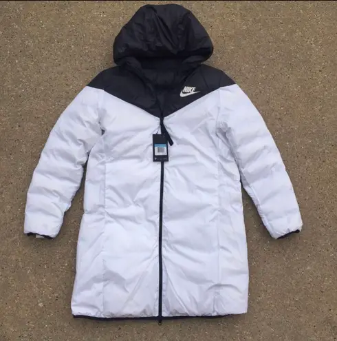 Nike Brand new reversible standard fit coat.