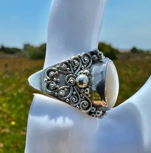 Suarti Bali Sterling Silver Moonstone Ring