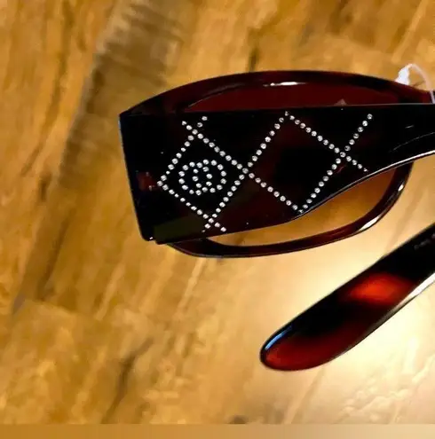 New! Women’s Oversized Sunglasses With Rhinestones.