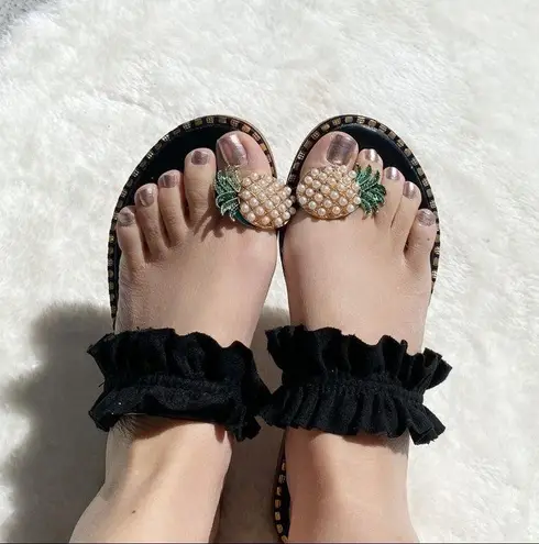 Pearl pineapple black ruffle sandals 7
