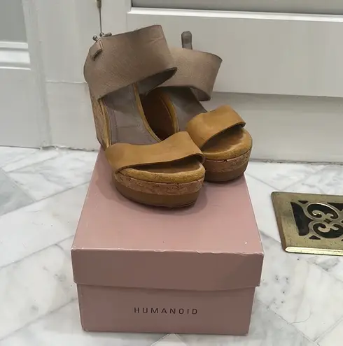 Humanoid Wedge Sandals Tan Size 6