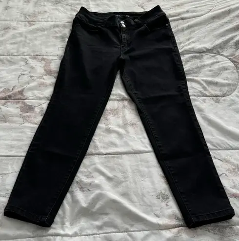 Tahari Kelly Mid Rise Black Slimming Skinny Jeans, size 14W