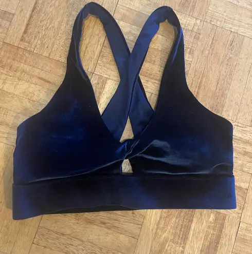 Fabletics Oasis Twist Velour Sportsbra