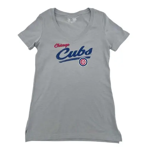 Campus Lifestyle MLB Chicago Cubs Women's Short Sleeve V-Neck T-Shirt in Gray, Small