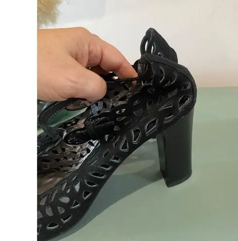 Aquatalia {} Black Velvet by Marvin K. Karma Laser Cutout Pump Size 6.5