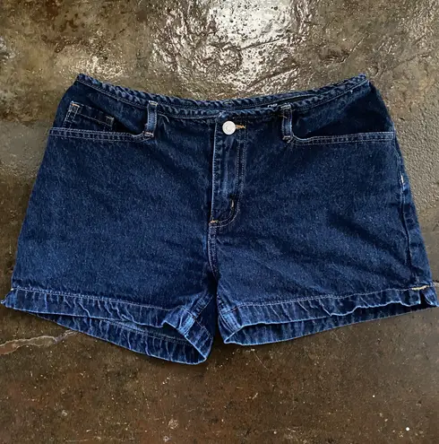 No Boundaries Vintage Low Rise Dark Denim Shorts 