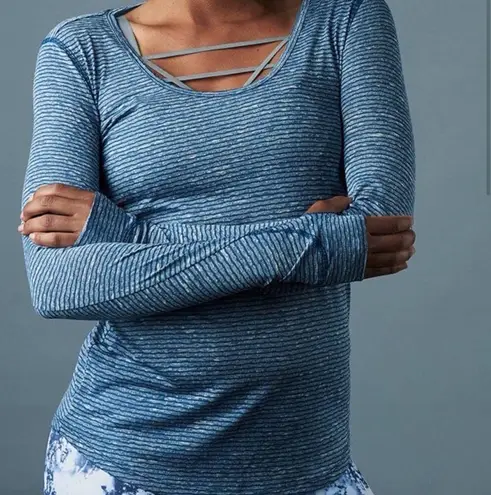 Onzie OS Wave Long Sleeve Yoga Top Blue Striped Cutout Shirt One Size XS S M L