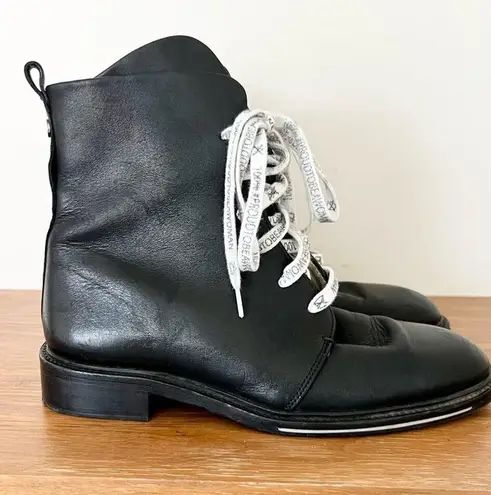 Josefinas Leather Lace