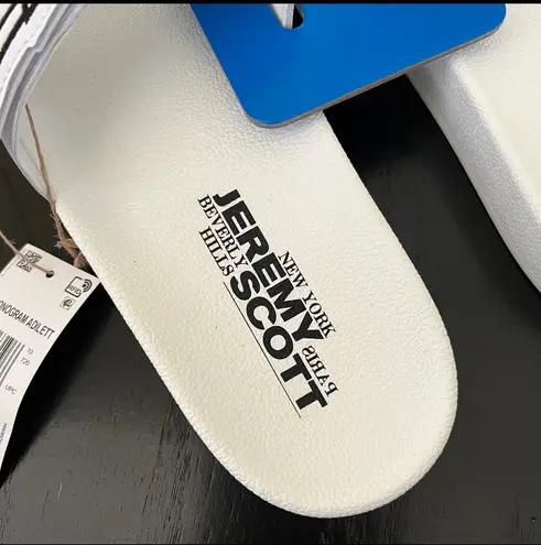 Adidas NWT  Jeremy Scott Monogram Adilette Wings Slides