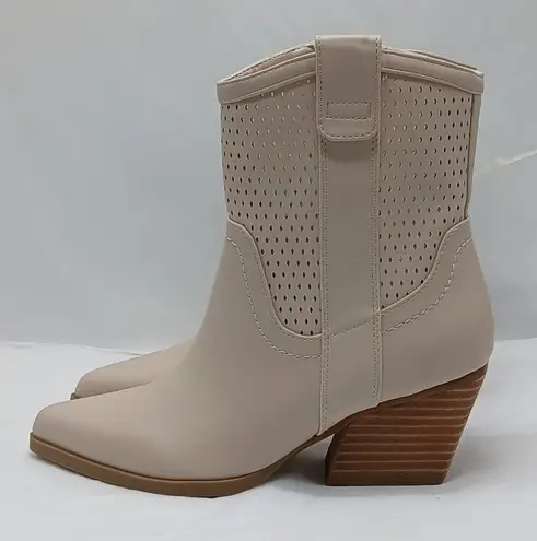 Dolce Vita Kirby Chunky Heel Ankle Boot Women's 6 Beige Western Shoes Cowgirl
