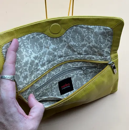 Hobo International A Very Beautiful Yellow Leather Clutch Wristlet Handag
