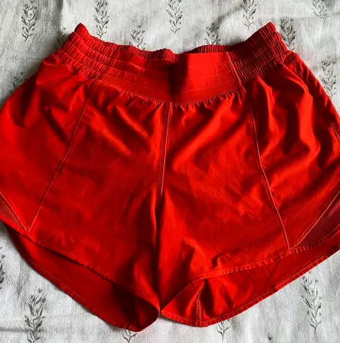 Lululemon Hotty Hot Shorts 4” Lined