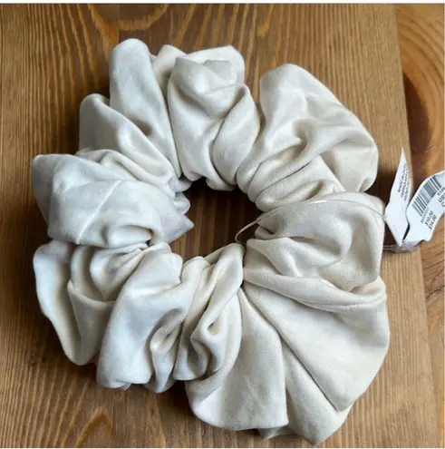 Urban Outfitters  Scrunchie