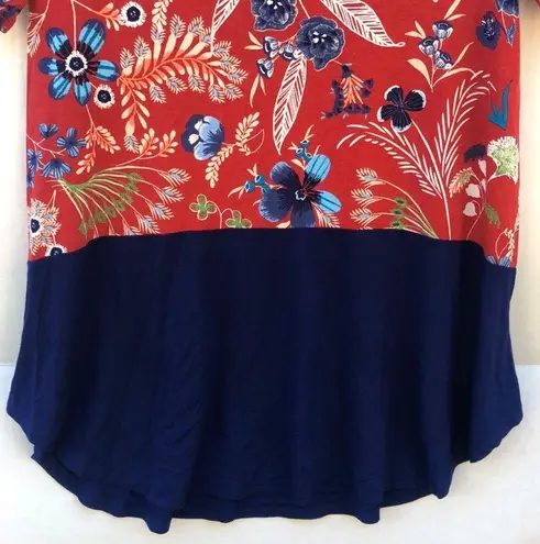 Freeloader Womens size small relaxed fit Floral Short Sleeve Red blue casual tee