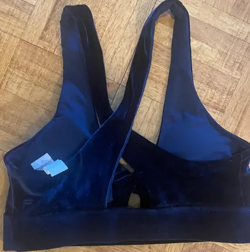 Fabletics Oasis Twist Velour Sportsbra