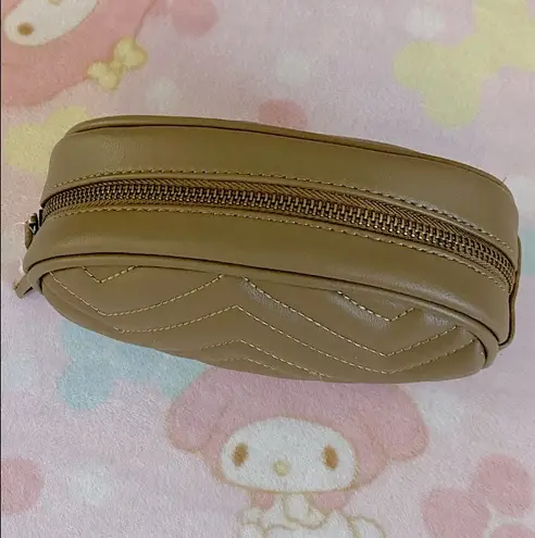 Quilted leather zipper belt pouch (NEW) Brown